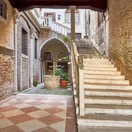 Bed and Breakfast Innavenicehouse Lovedream