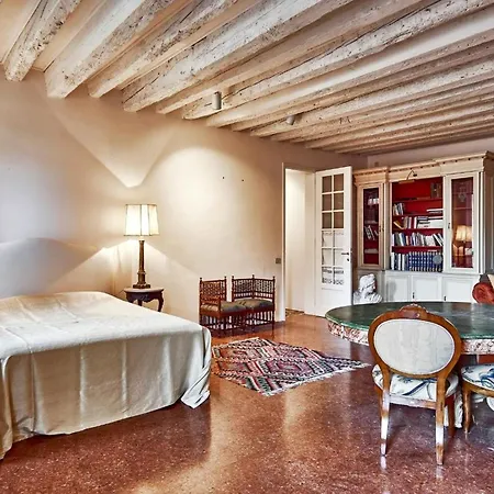 Bed and Breakfast Innavenicehouse Lovedream Βενετία